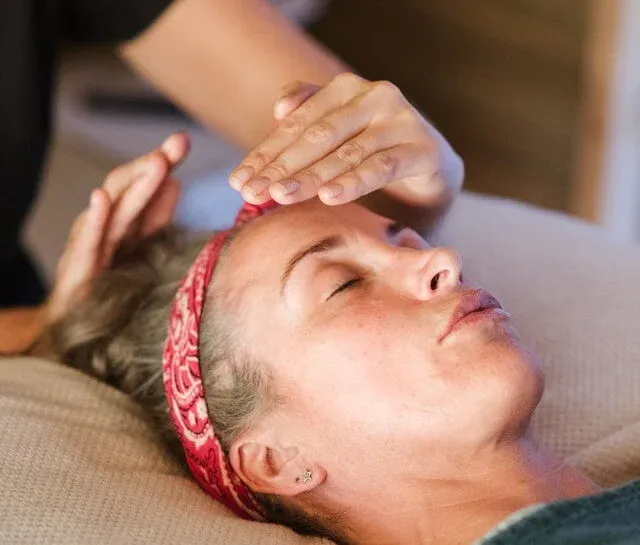 imgi 53 pexels anete lusina 5240733 860x1288x0x406x860x734x1702323146