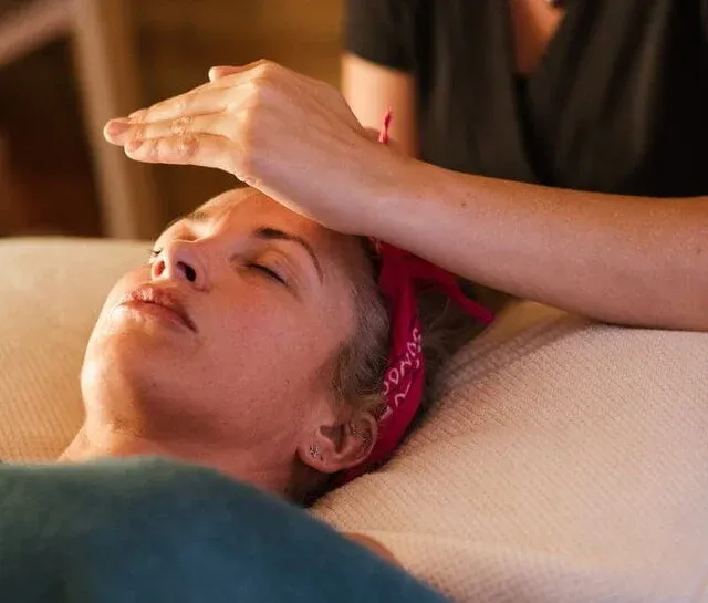 imgi 57 pexels anete lusina 5240734 860x1288x0x392x860x734x1702323149 (1)